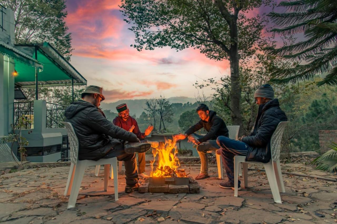 Mountain Mist Inn I Serviced Apt I Open Air Lawn & Rooftop I Bonfire I By Exotic Stays Касаули Экстерьер фото